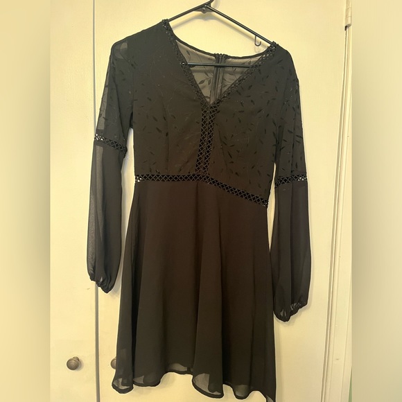 Knee Length black dress - Picture 1 of 2